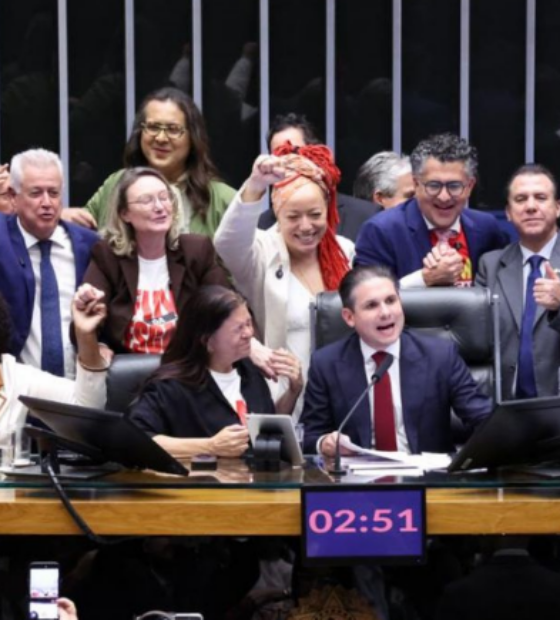 Em dois turnos, Câmara dos Deputados aprova PEC pelo fim da escala 6x1