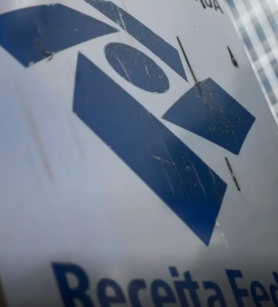 Receita paga nesta segunda último lote de restituição do IR 2026