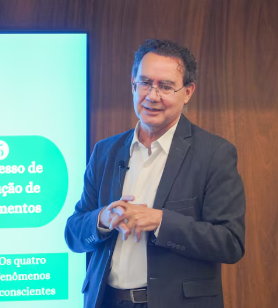 Na corrida presidencial, Augusto Cury promete manter Pix com “algumas adaptações”
