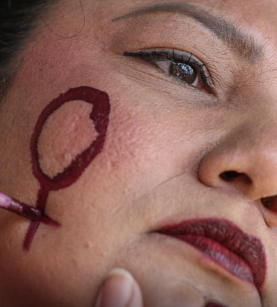 Aumentam agressões políticas em mês de luta contra violência à mulher