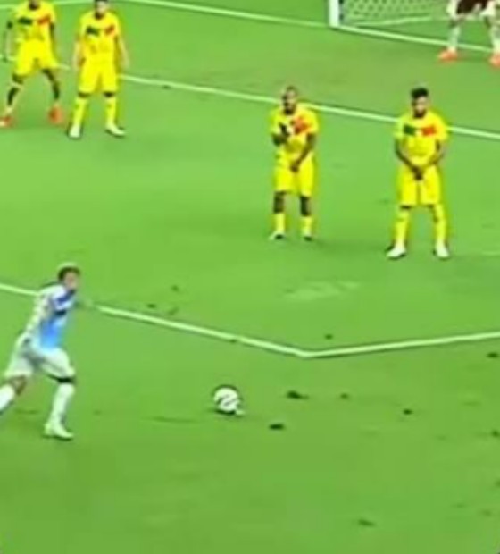 Jogo entre Paysandu e Brusque é cancelado após problemas de segurança em arquibancada