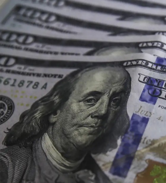 Economia: Bolsa tem quarta baixa seguida e dólar sobe 0,76%, fechando a R$ 5,39